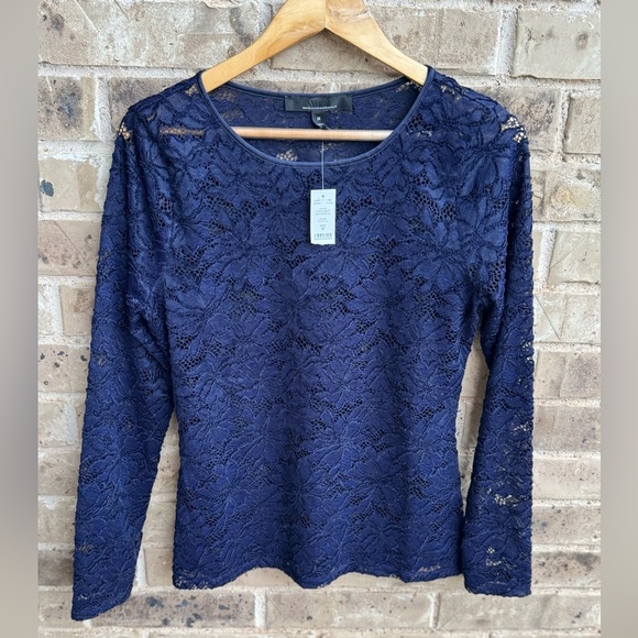 NWT White House Black Market Navy Lace Crew Nexk Top Size Medium - Picture 12 of 15